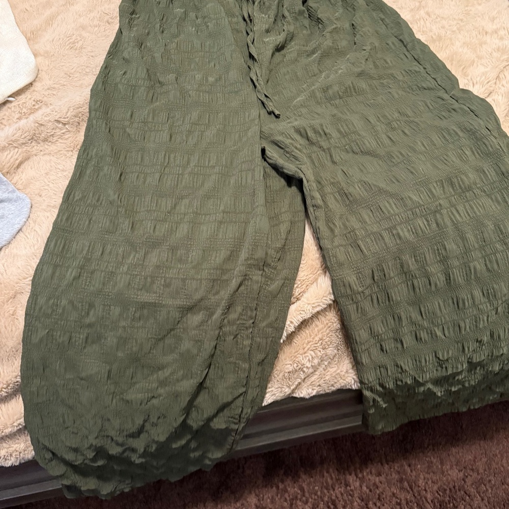 Maternity trousers